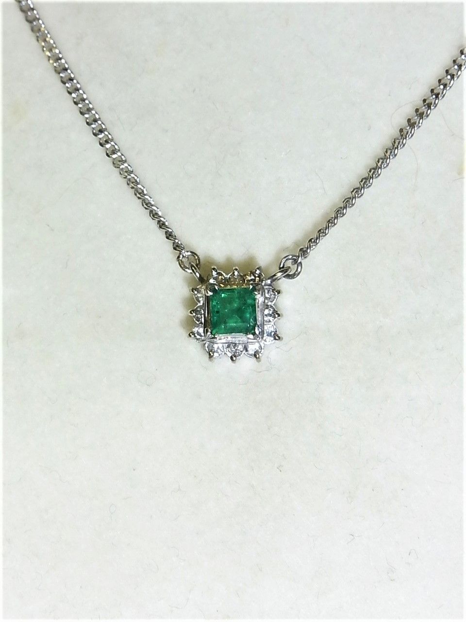 プラチナ850 エメラルドダイヤモンドネックレス プラチナ(Pt900)/プラチナ(Pt850)/エメラルド1.78ct/ダイヤモンド0.37