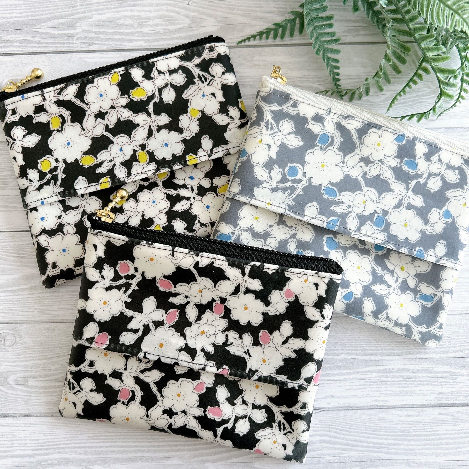 CHANEL ポーチ　リバティ柄 CHANEL ポーチ　リバティ柄