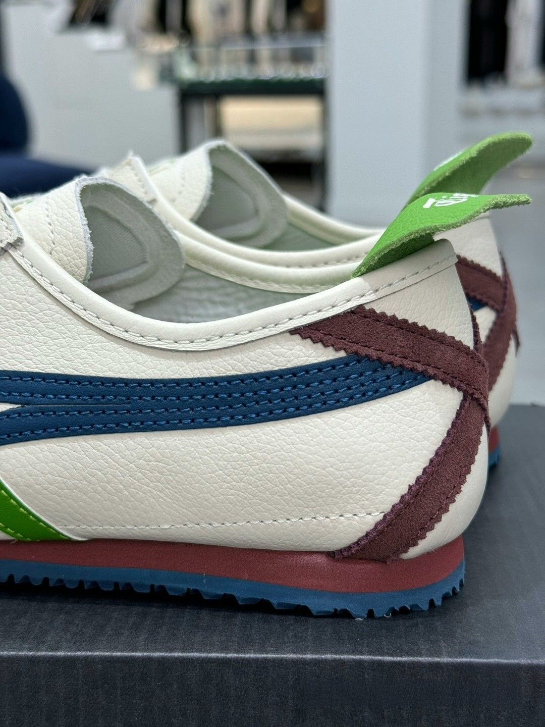 オニツカタイガー