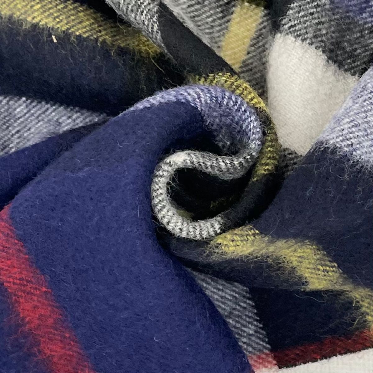 Burberry チェック柄ウールブランケット 大判ストール 大判 TWEEDMILL チェック柄ストール ブランケット Burberry チェック柄