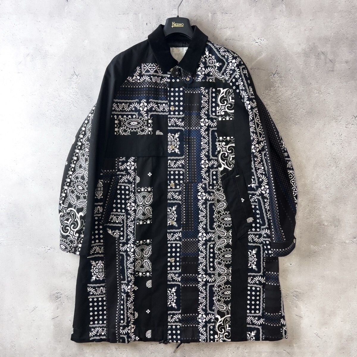 sacai Hank Willis Thomas Archive Mix L 【公式通販】