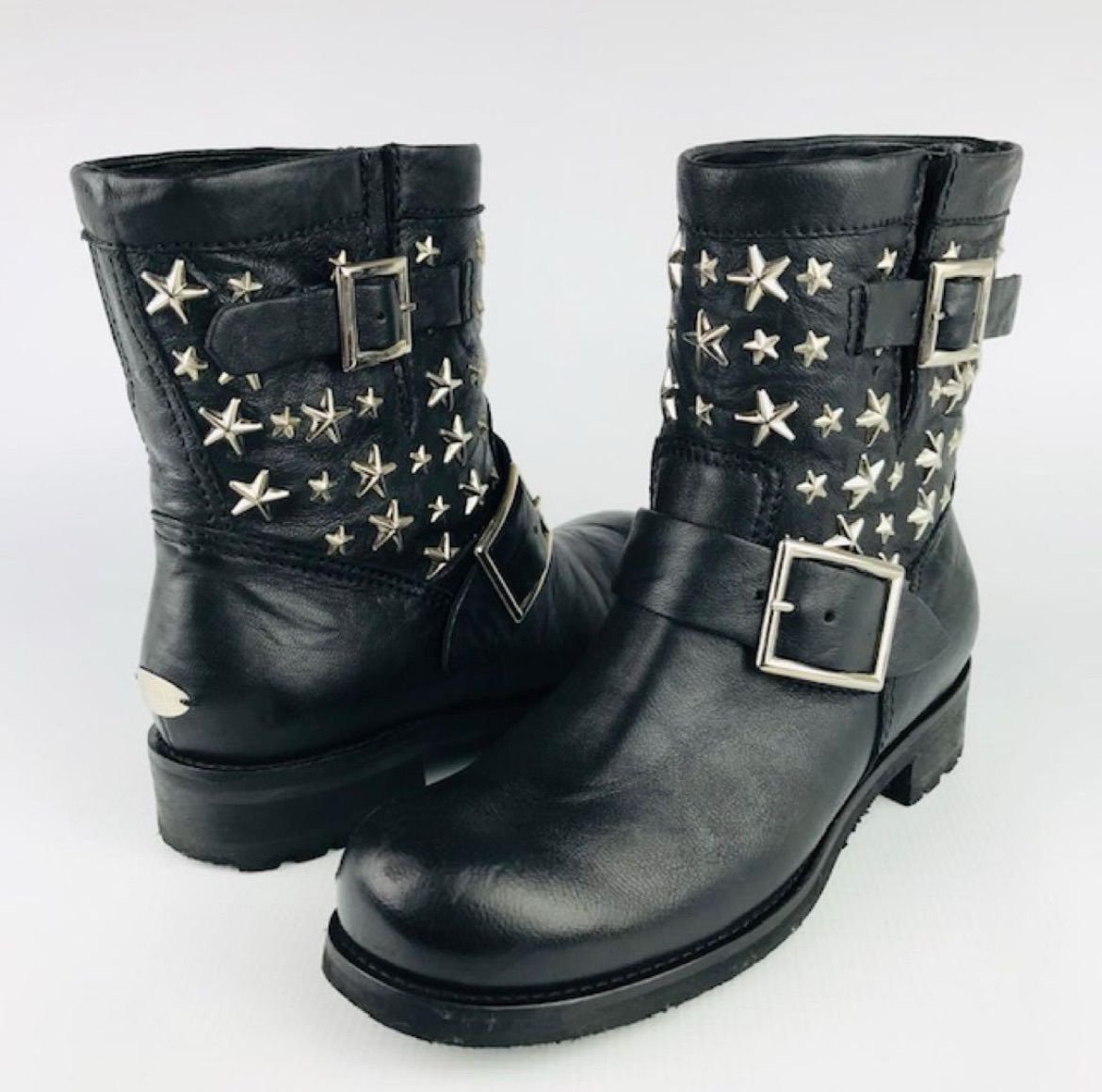 スタースタッズ付き ショートブーツ