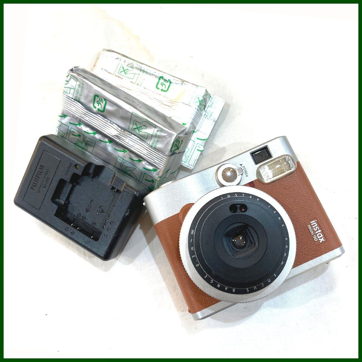 ●富士フイルム|FUJIFILM●インスタントカメラ チェキ instax mini 90 ネオクラシック ブラウン フィルム|バッテリー付き 通電〇
