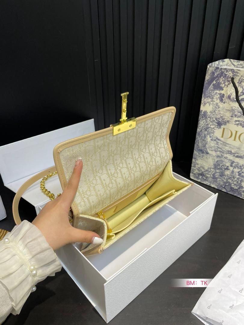 DIOR チェーンショルダーバッグ