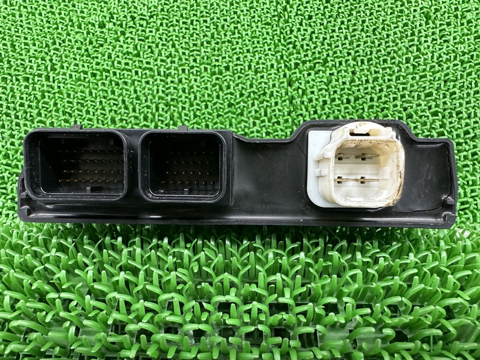 中古 スズキ 純正 バイク 部品 スカイウェイブ650 レギュレター レギュレーター レクチファイアー 10G0 RS41 52 車検 Genuine スカイウェイブ650 バックレストカバー 黒 スズキ 純正 バイク 部品