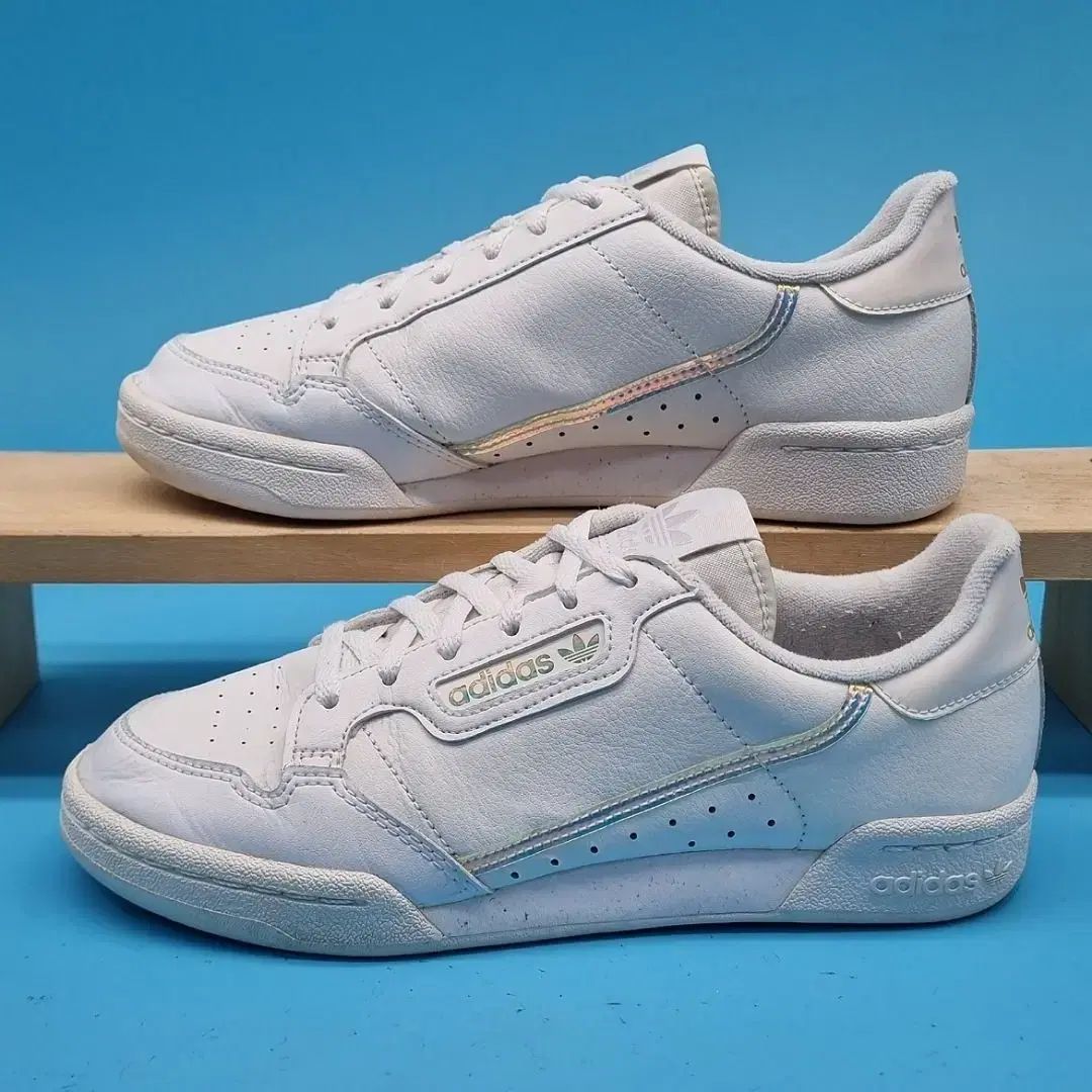 【雷市場（ポンジャン）商品韓国直送】 adidas(アディダス) 大陸 80 スニーカーズ 250
