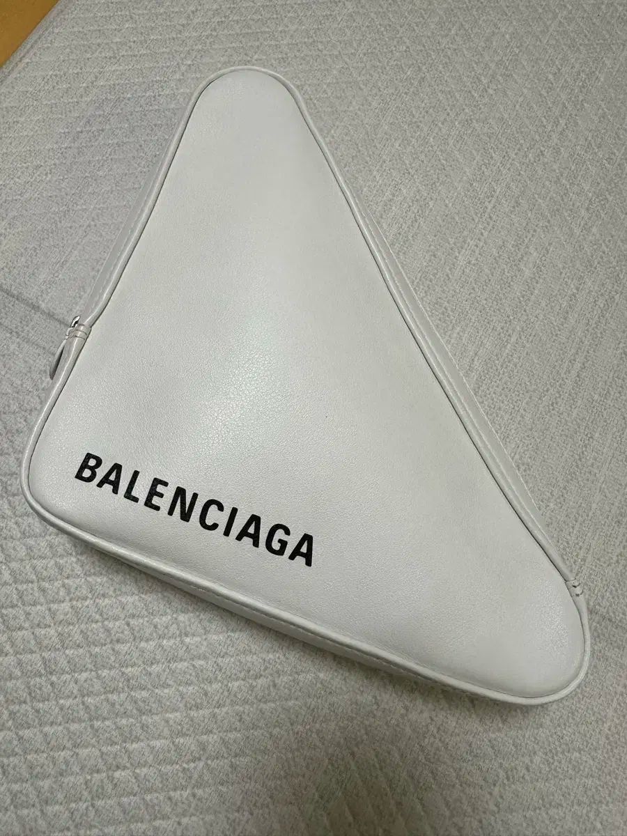 BALENCIAGA バレンシアガ トライアングルバッグ ポーチ