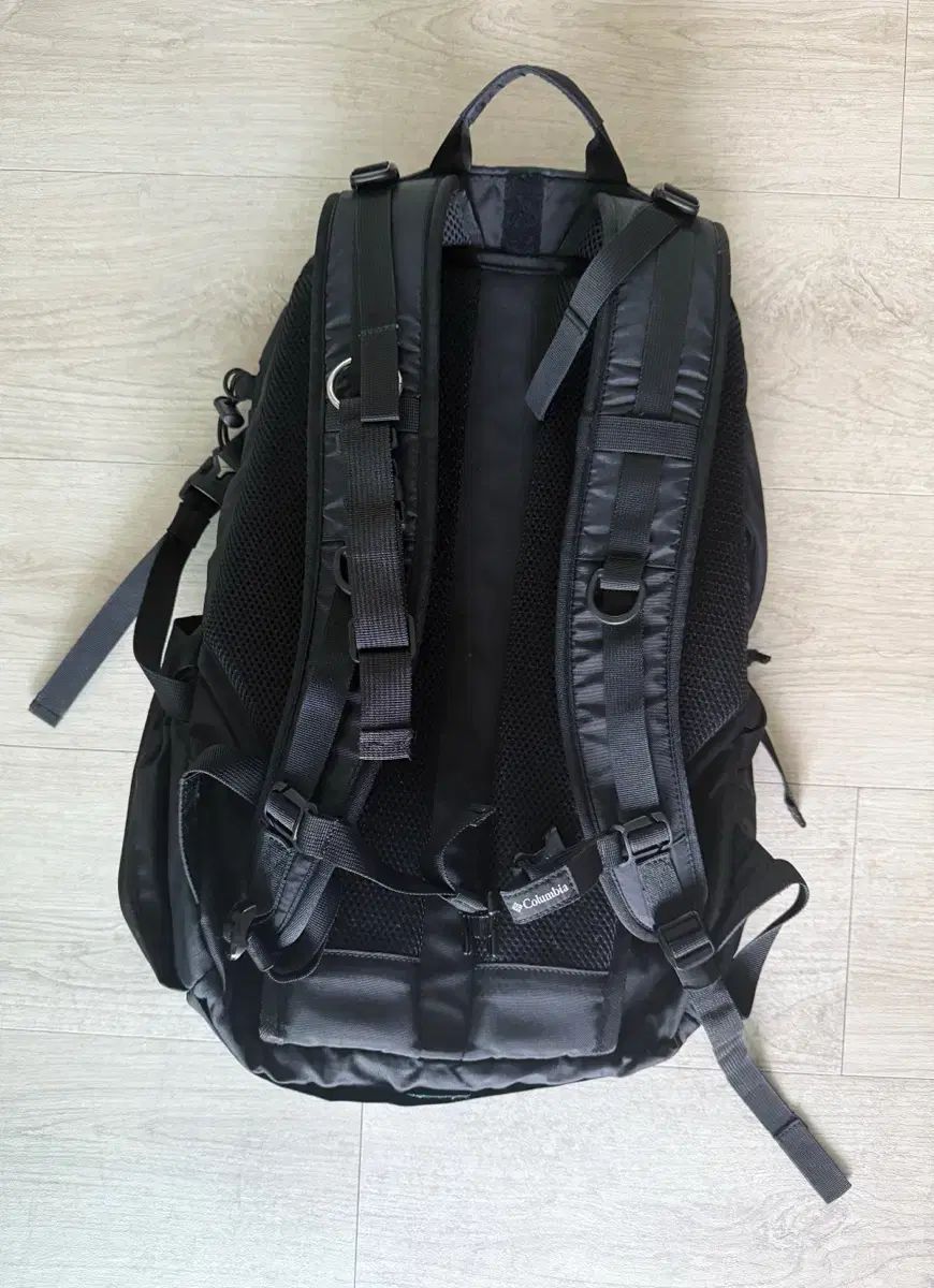 コロンビア Columbia ブラック バックパック ブラックストーン 入り江 30