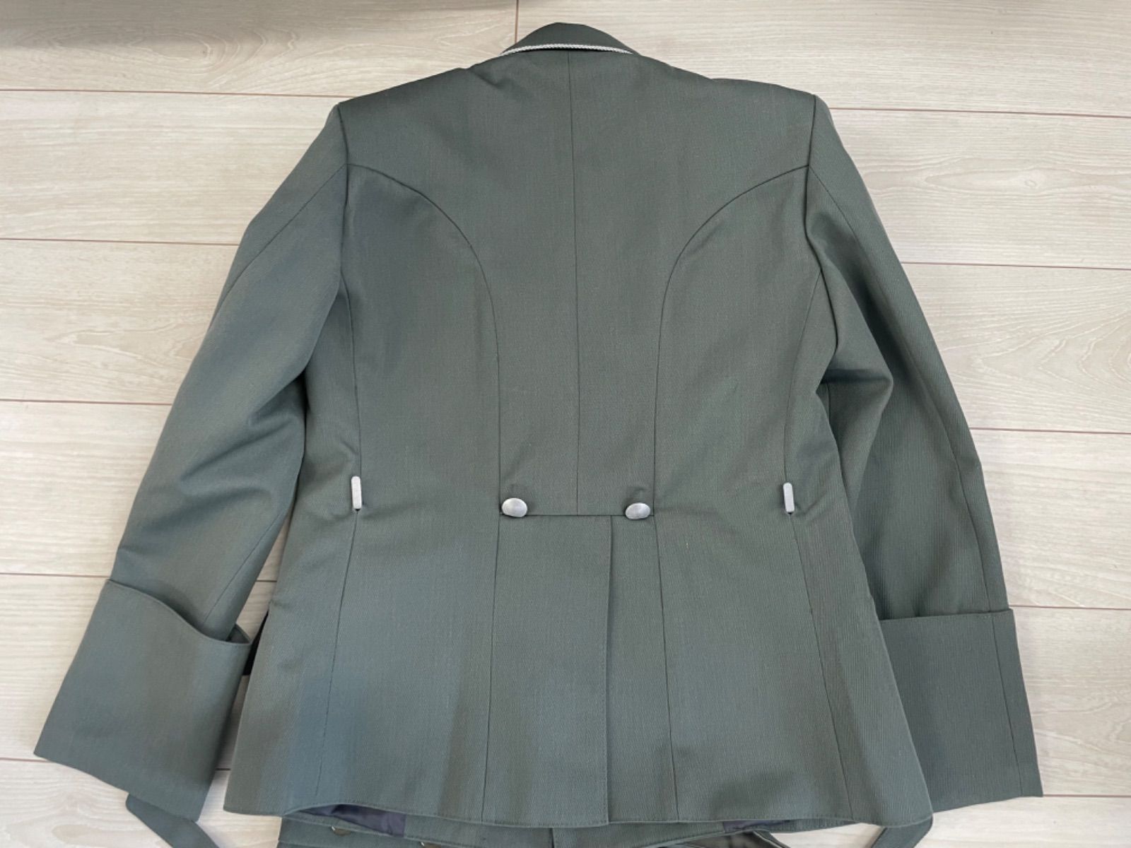 制服