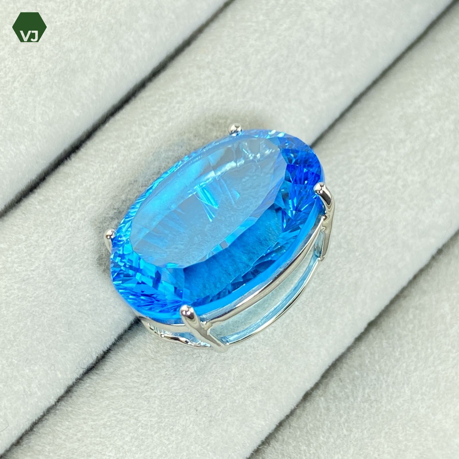 27-17】トパーズ ペンダントトップ 17ct【中古】【PT950】☆By vivid-J 