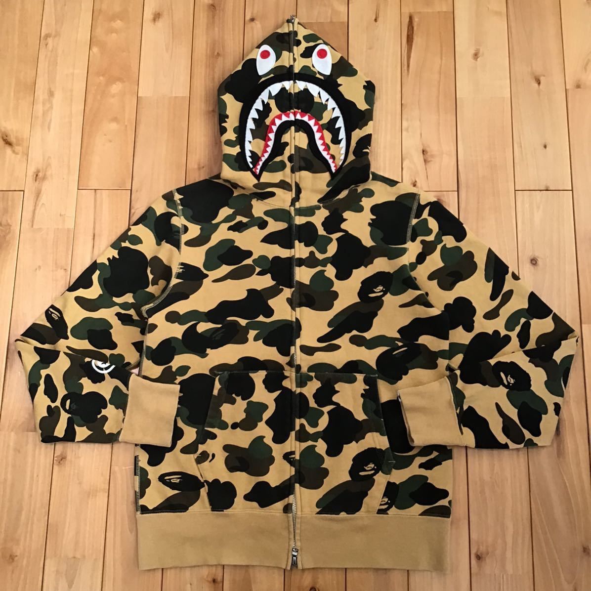 BAPE camo シャークパーカー shark 迷彩 000000007448 - メルカリ