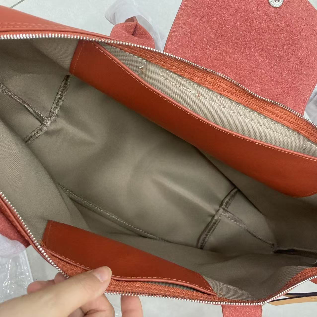 LONGCHAMPロンシャンル プリアージュシティCity 肩掛けLコニャック色