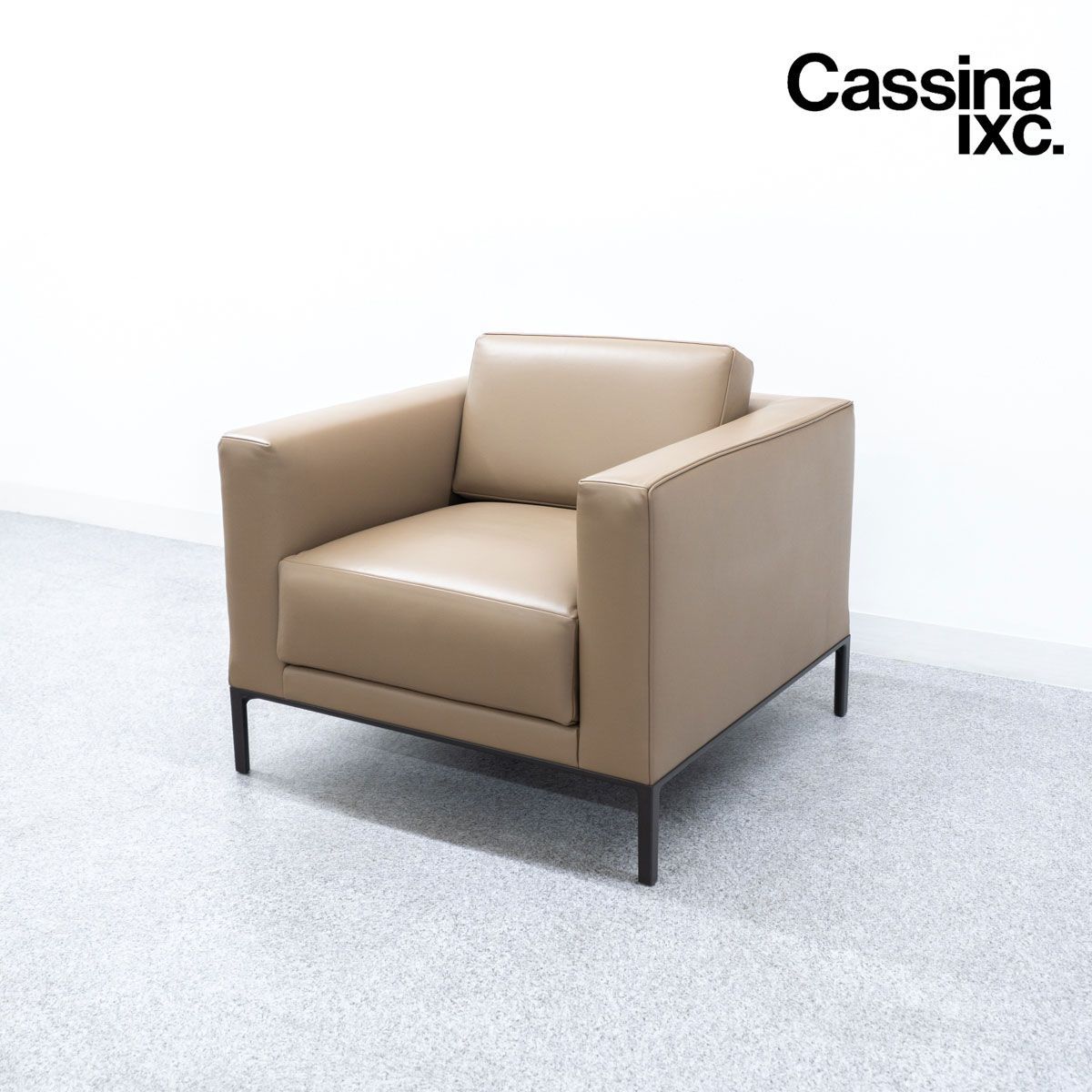 展示品 Cassina ixc. カッシーナイクスシー GRAB Lage グラブ ラージ 1人掛け アーム ソファ レザー ベージュ R-D 定価72万 2