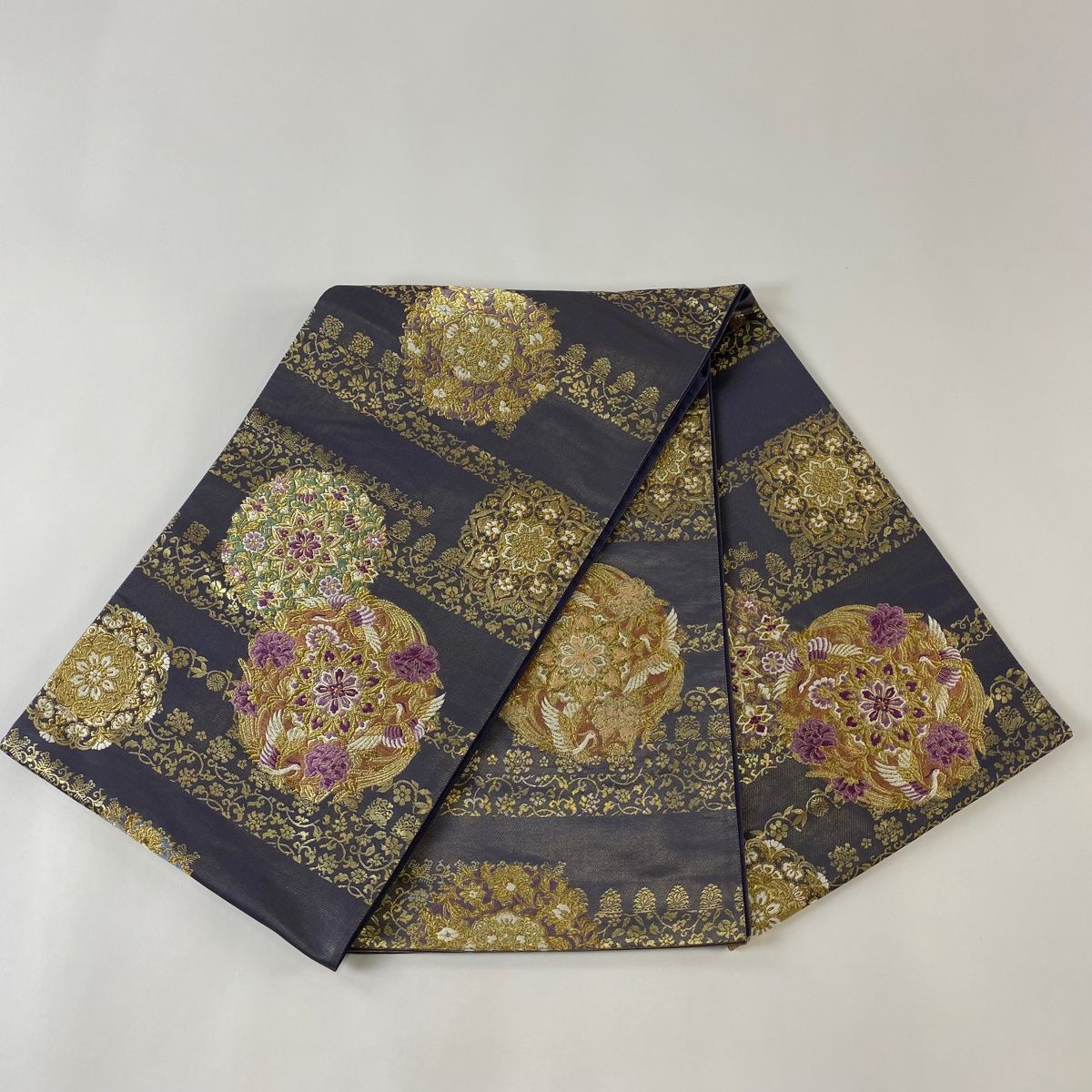 ゴールド色の額縁★薔薇柄★中古 袋帯 美品 秀品 華文 向かい鳥 金銀糸 箔 金色 六通 正絹 【中古