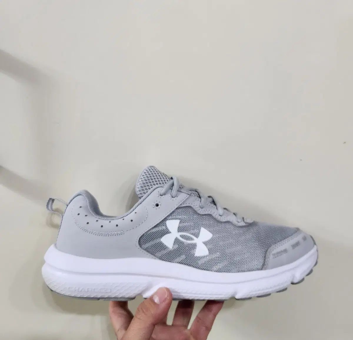 270 UNDER ARMOUR(アンダーアーマー) UA 充電済み アサート 10 グレー コンフォートデラックスシステム