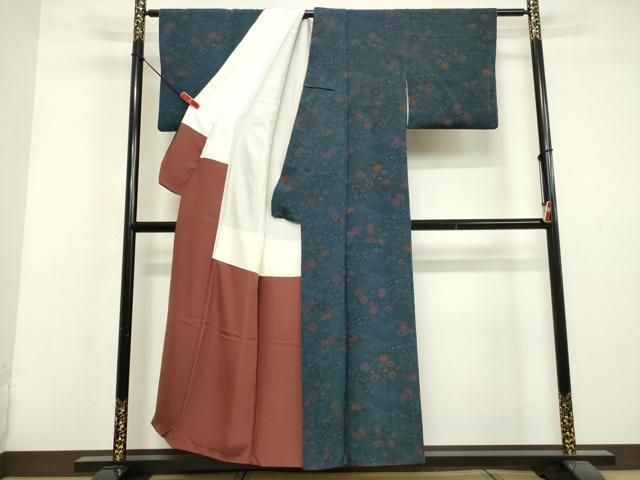 型染め はなさか爺 言葉遊び 縮緬 小紋 正絹 T-1914 小袖 染分縮緬地鯉瀧草花模様 丸十字紋付 文化遺産オンライン