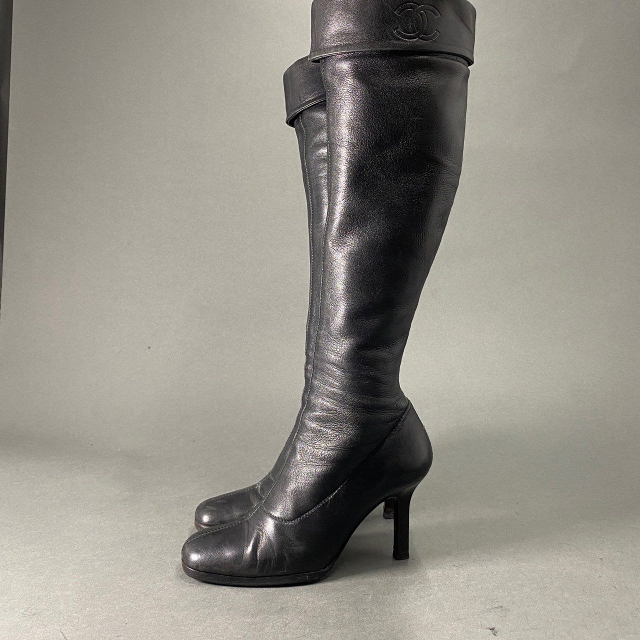 CHANEL 黒 ニーハイブーツ ストライプ ニーハイブーツ ブーツ ニーハイ ストレッチ 美脚 ニー