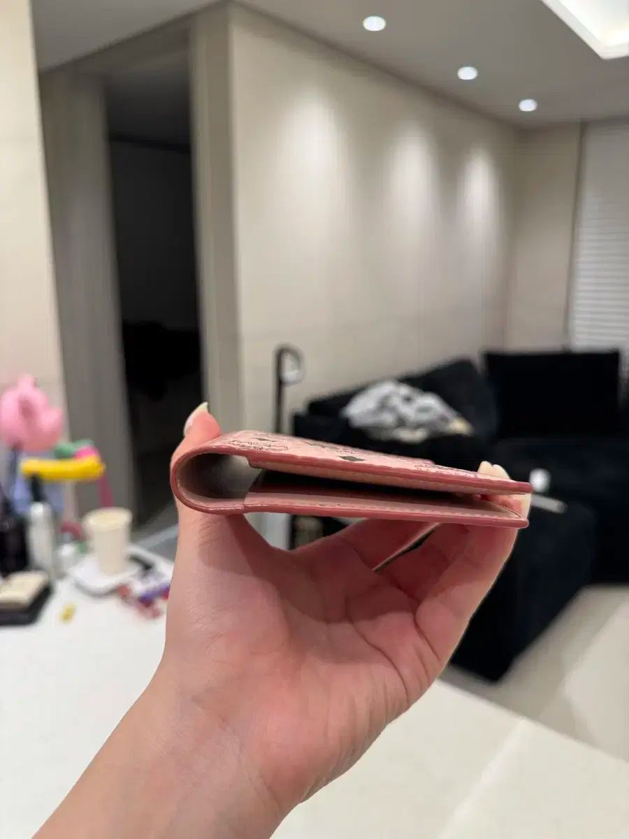 MCM ウサギデザイン パスポートケース　ピンク MCM ピンク うさぎ パスポートケース - メルカリ