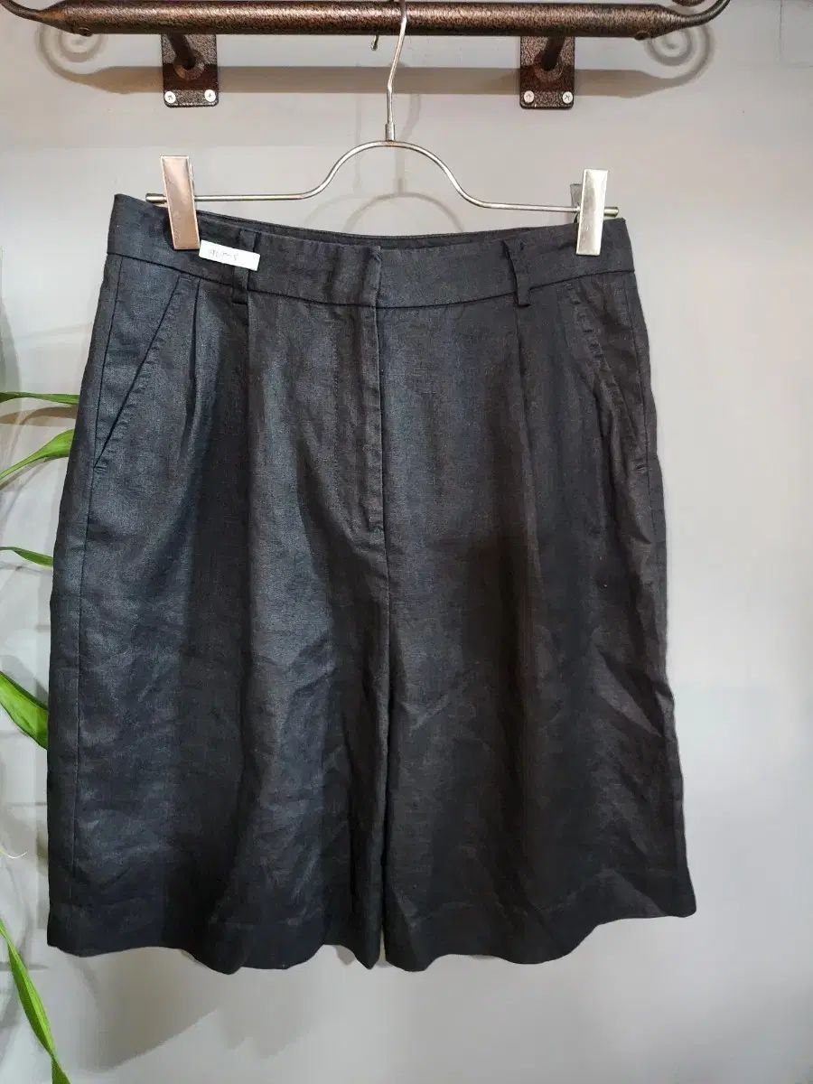 週末 マックスマーラ 55 レディース リネンショートパンツ