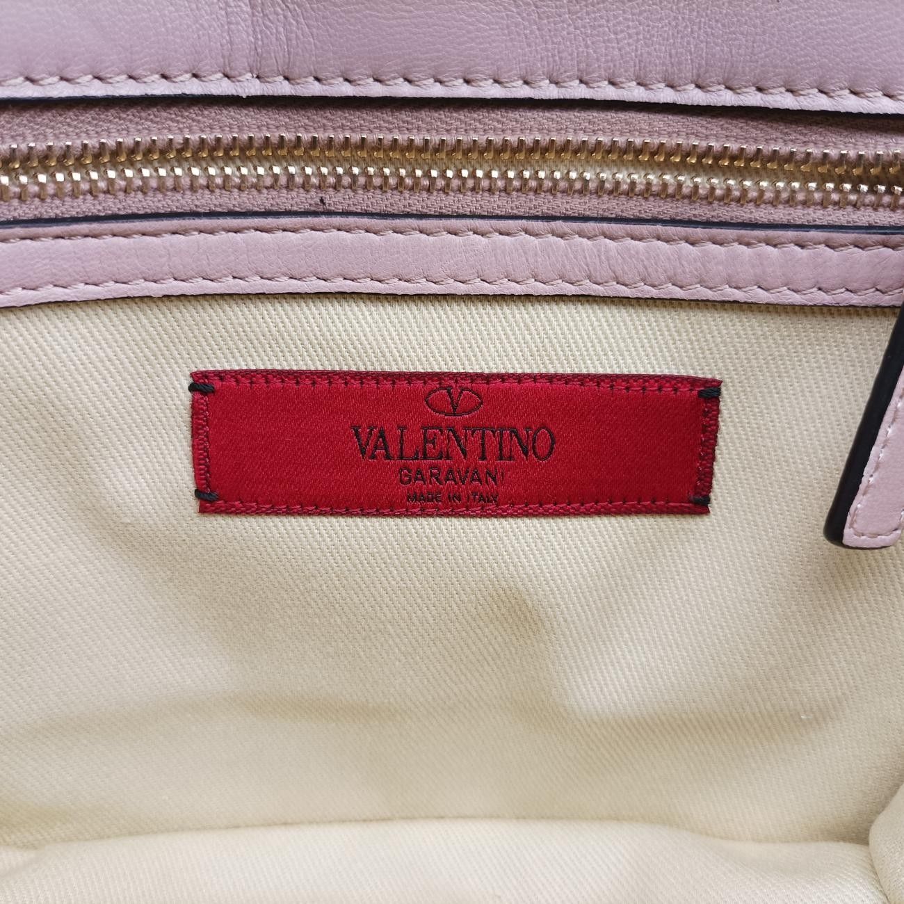 中国古美術・大明成化年製款 斗彩鸳鸯蓮紋杯一対・木箱付・観賞用・禮品・茶器・酒具 中国古美術・大明成化年製款 斗彩鸳鸯蓮紋杯一対・