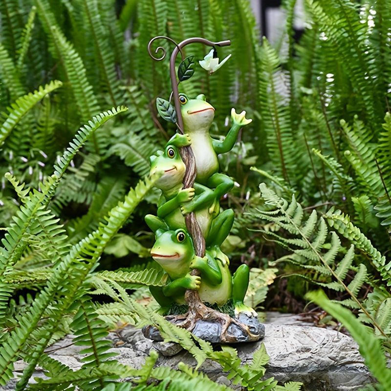 ソーラーライト ガーデンライト ガーデンオーナメント 3匹のカエル かえる 庭オブジェ 置物 癒しグッズ ガーデニング お庭 玄関ライト 園芸装飾 オシャレ ギフト プレゼント 樹脂