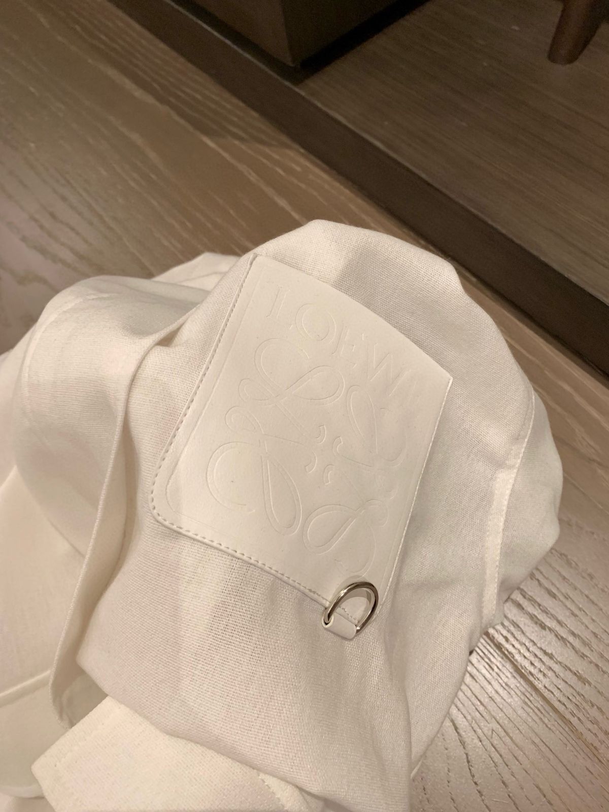 カスタマイズされたプレス加工アルファベットロゴの小羊皮 子羊の皮