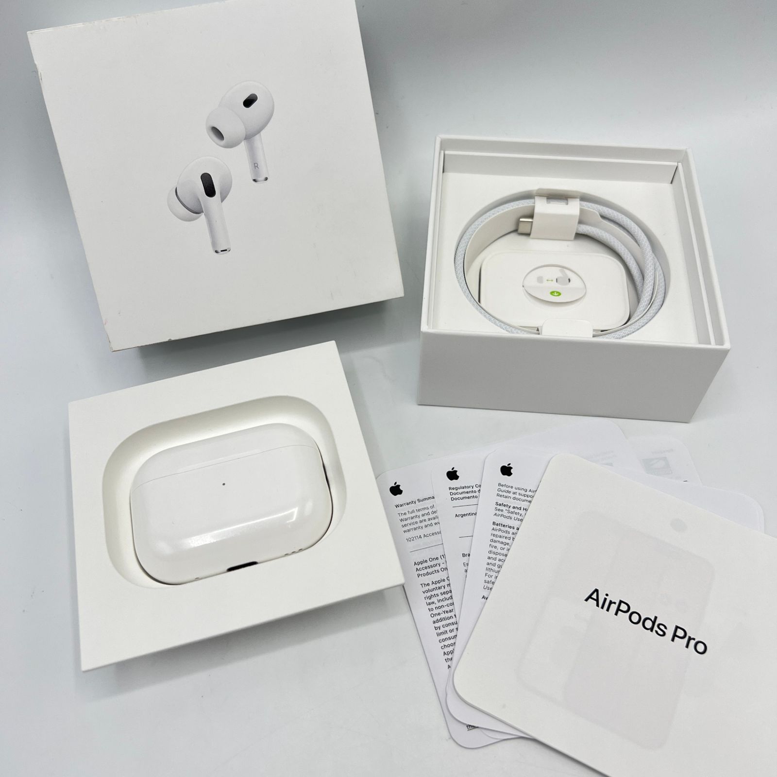 AirPods Pro エアーポッズプロ 本体 セット イヤフォン＋充電ケース