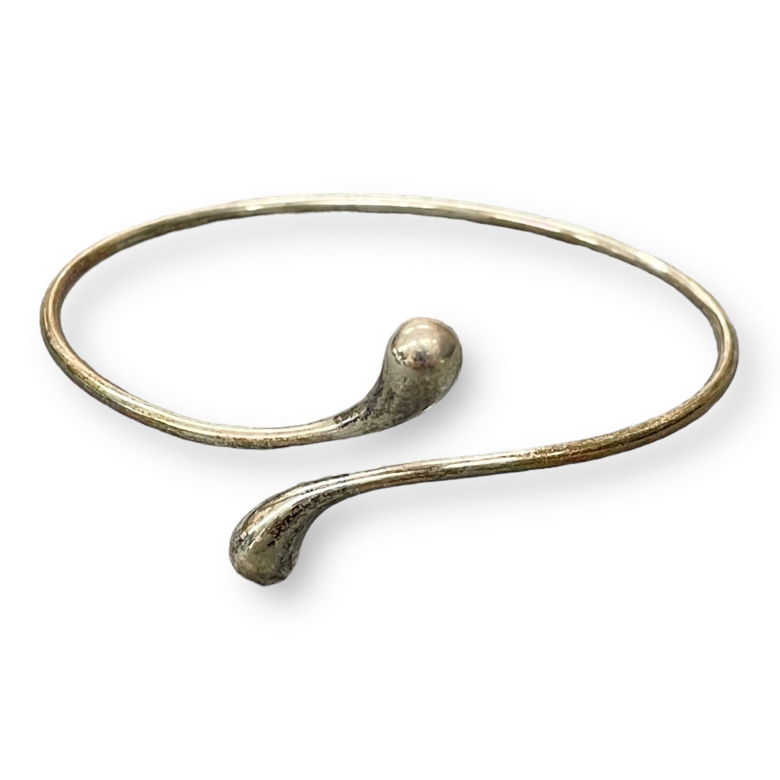 TIFFANY&Co.　ティファニー　バングル　ティアドロップ 大人気定番商品 楽天市場】ティファニー ティアドロップ