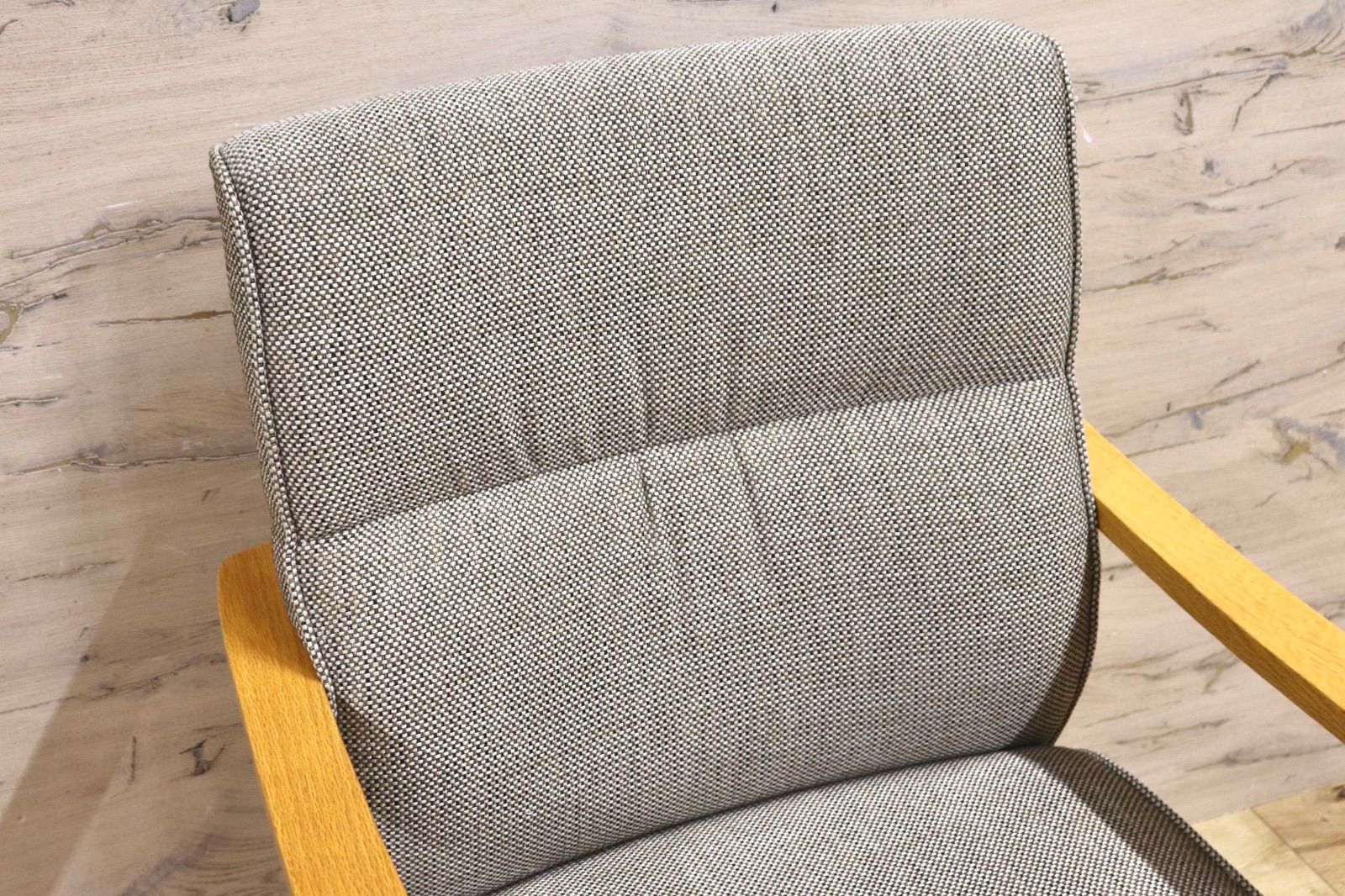 GMIS268C 飛騨産業 HIDA キツツキ KAYA ダイニングチェア アームチェア 椅子 ファブリック オーク材 無垢 モダン 定価約12万 MARWIL-DEMENAGEMENTS_CH