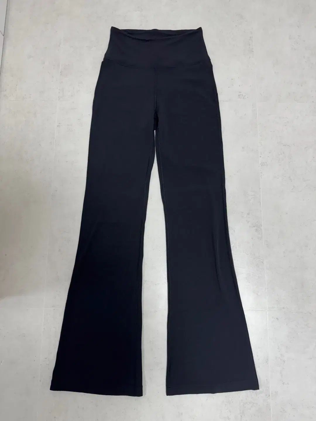 lululemon(ルルレモン) 溝 スーパー ハイウエスト フレアパンツ