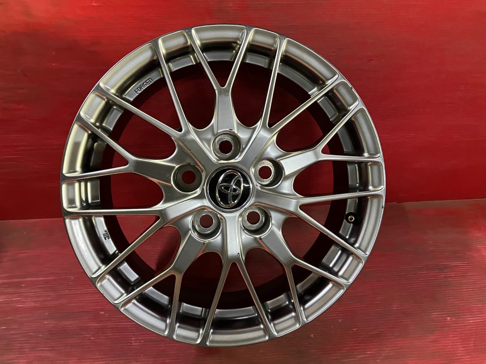 トヨタ ヴォクシー80純正16インチホイールタイヤ4セット TOYOTA トヨタ