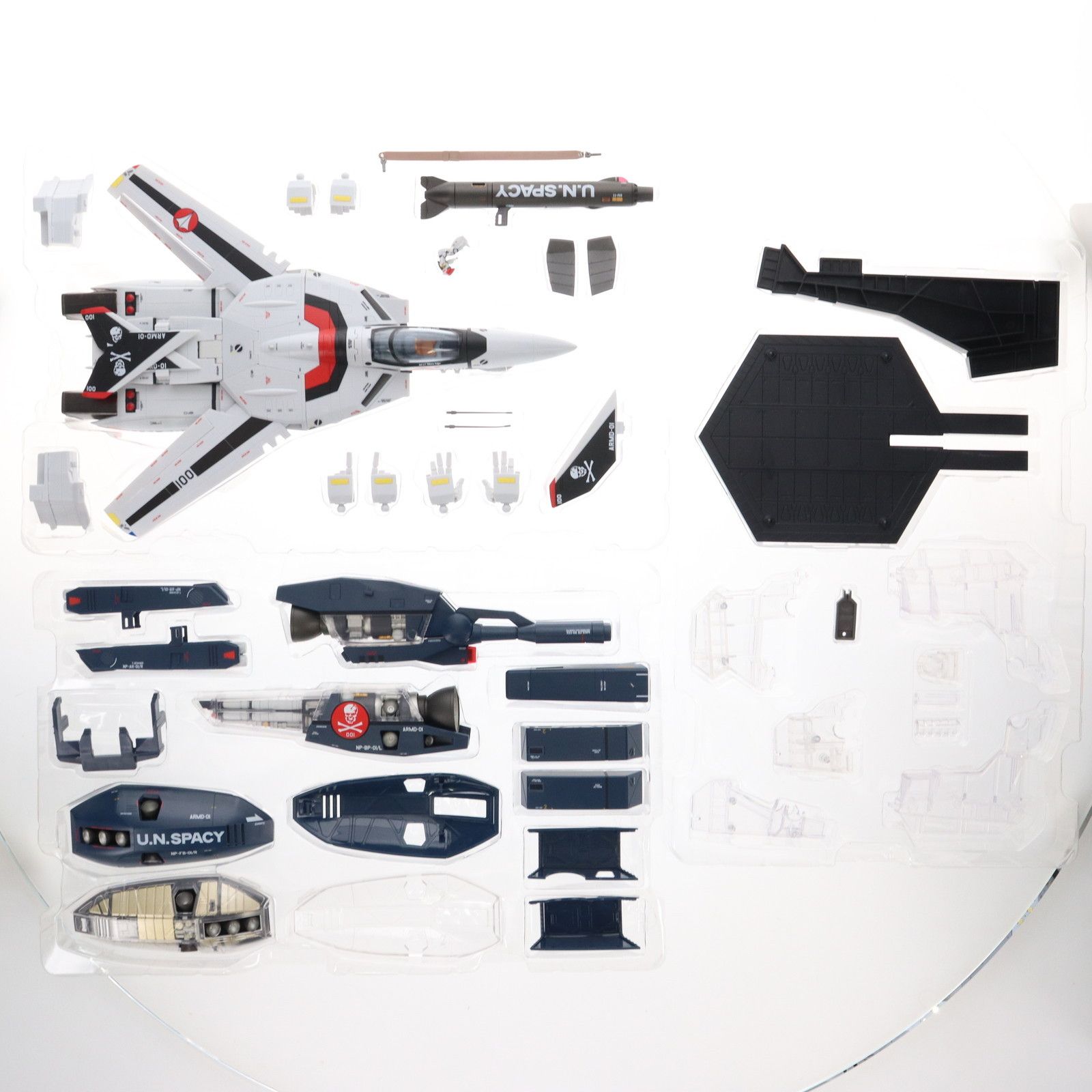 BANDAI - 魂ウェブ商店限定 DX超合金 劇場版 VF-1S ストライクバルキリー(一条輝機) メカニックエディション 劇場版 超時空要塞マクロス 愛・おぼえていますか 完成トイ バンダイスピリッツ Amazon.co.jp: 魂ネイション2023 限定 DX超合金 超時空要塞