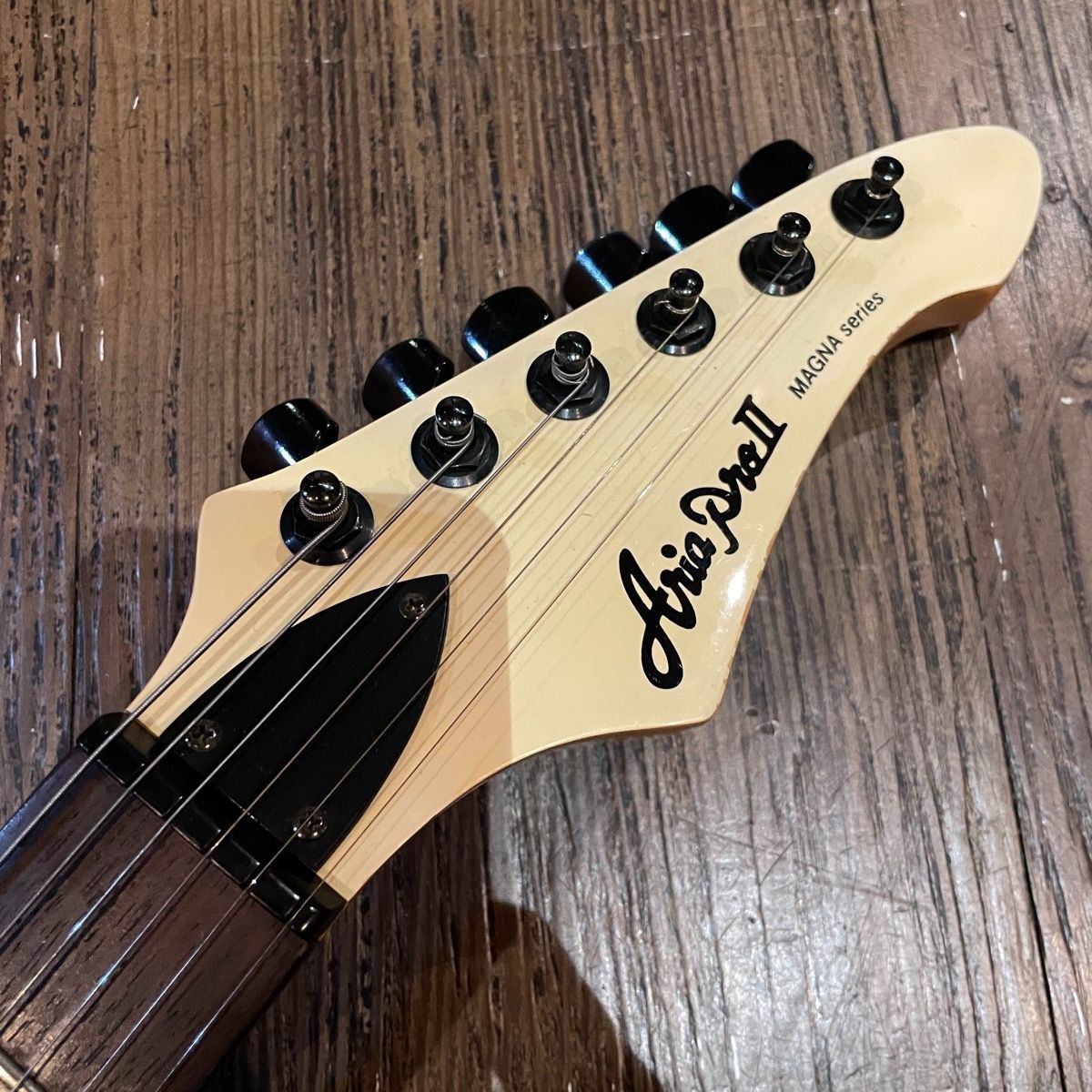AriaproII Magna Series Electric Guitar エレキギター アリア