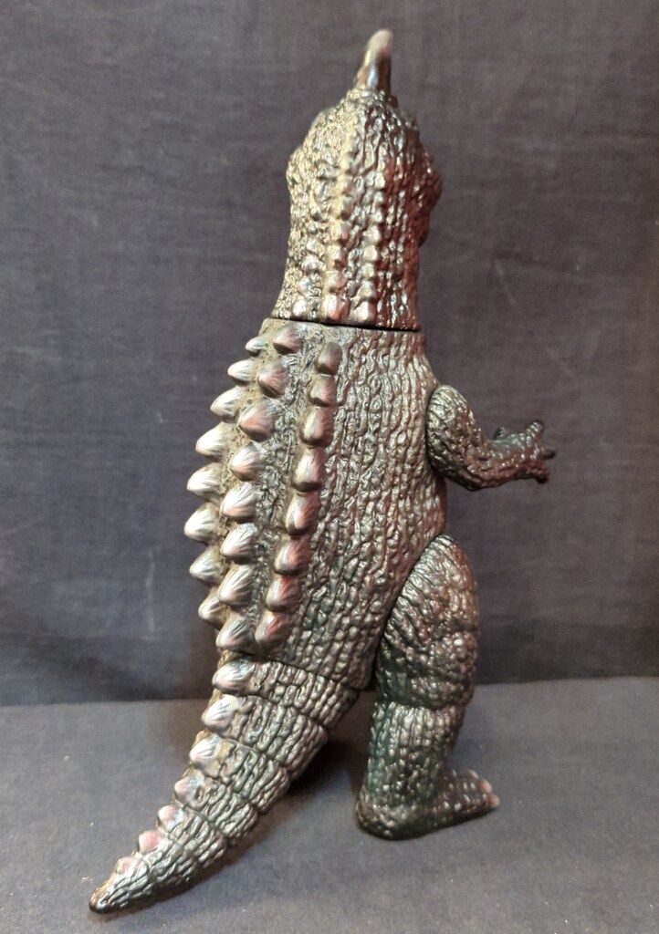 タイガーマァク 妄想怪獣シリーズ ザグラ (黒成型/銀塗装) - メルカリ