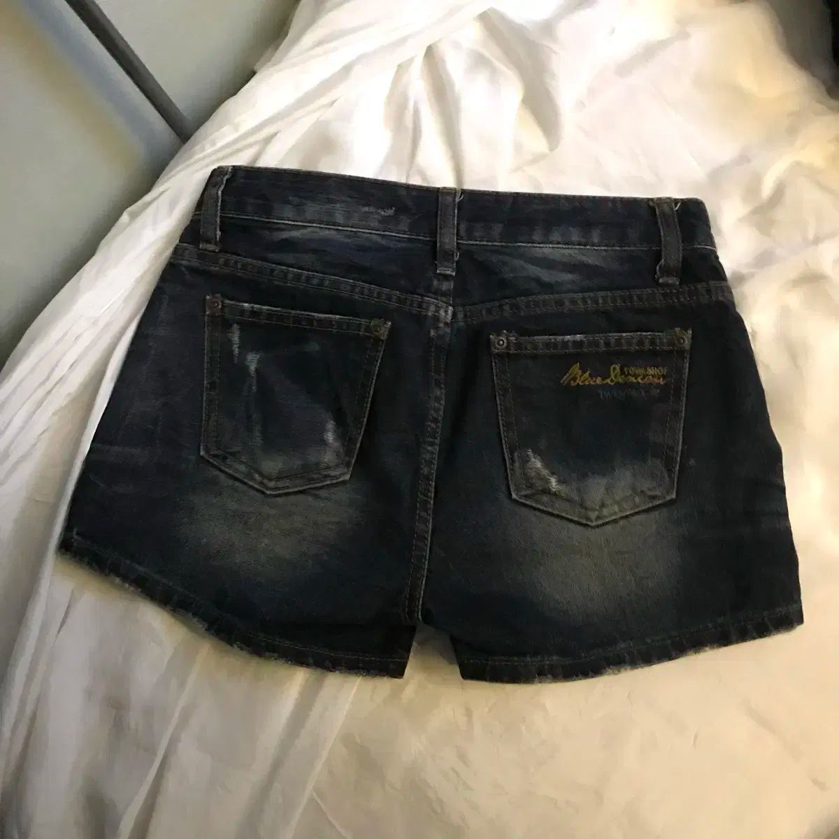 【c4722】✨美品✨レディース　ショートパンツ 金ボタン　総柄　y2k ギャル 楽天市場】ギャル服 ギャル ファッション デニム ショートパンツ