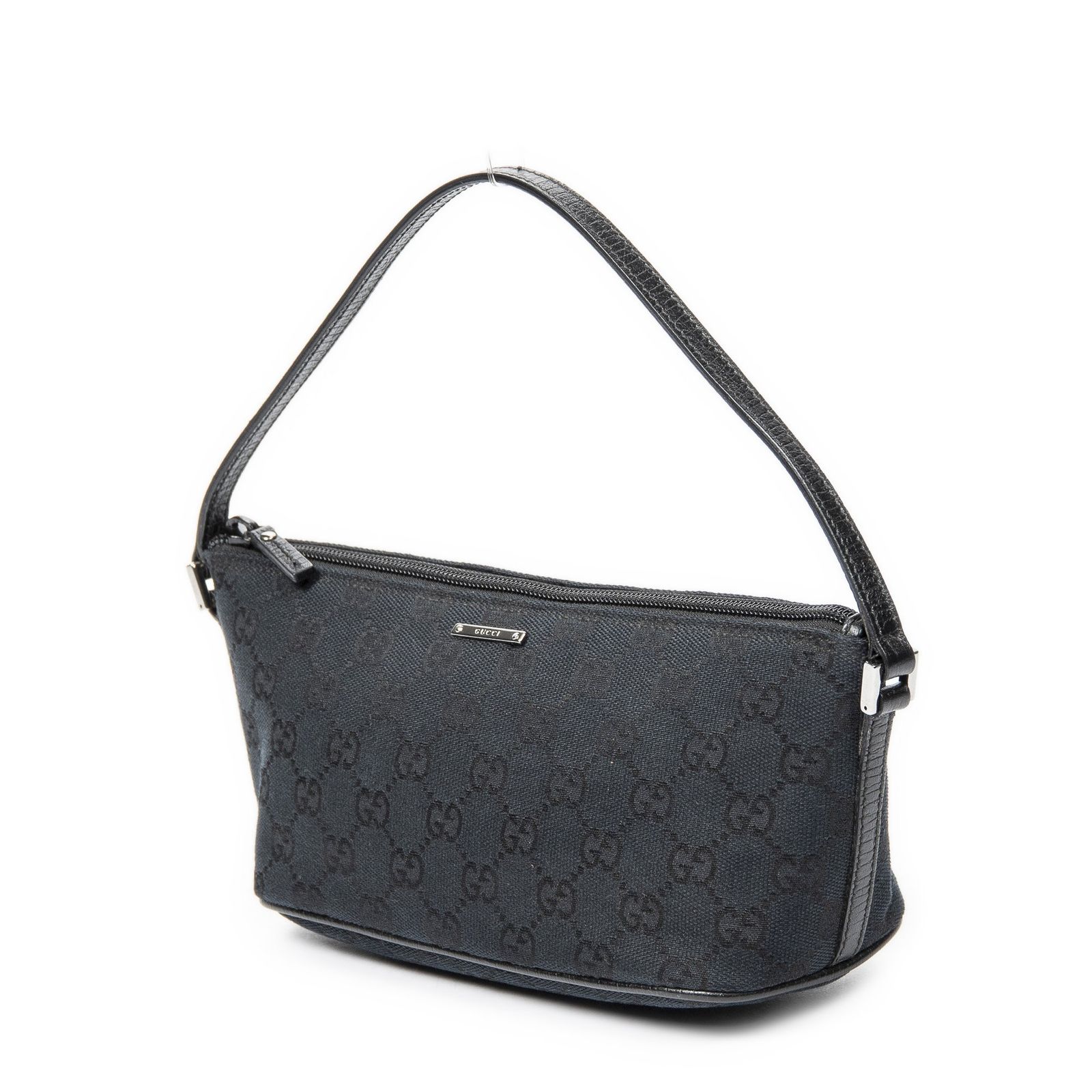中古] GUCCI グッチアクセサリーポーチ黒GGキャンバスA - メルカリ