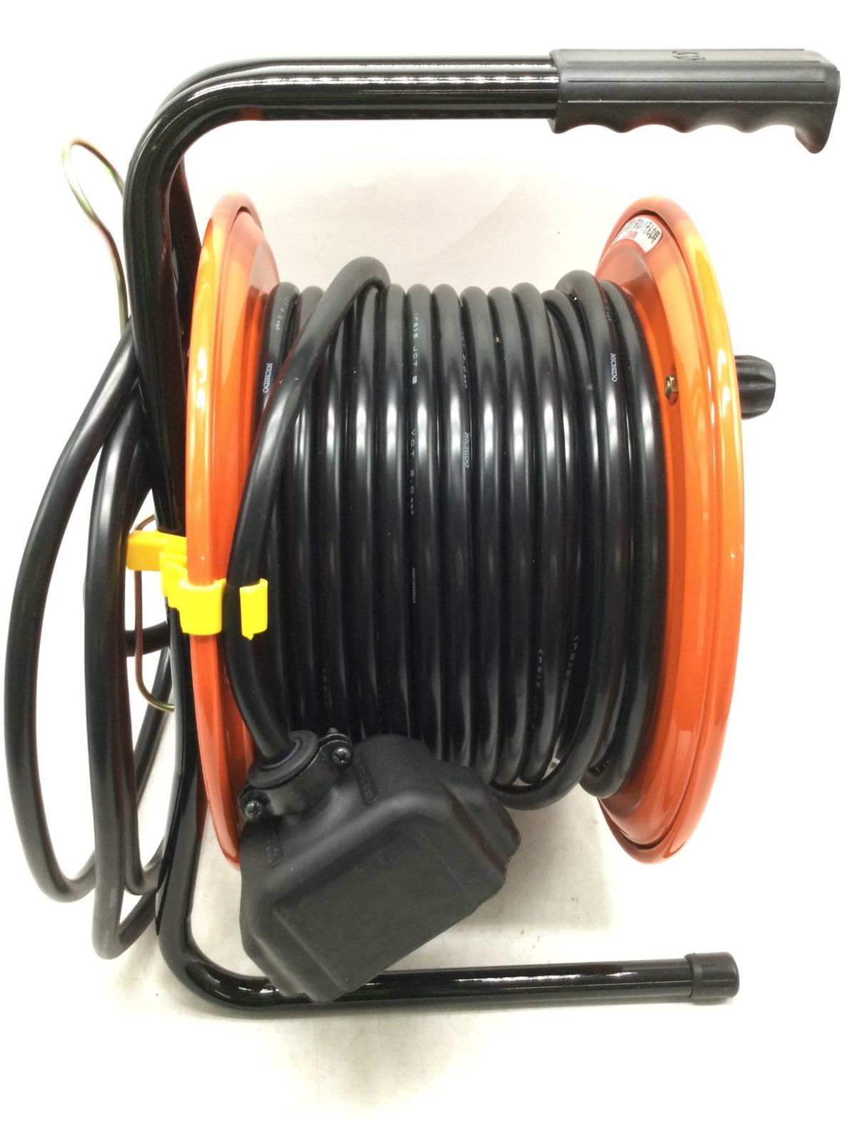 ロック式コンセントプラグ付