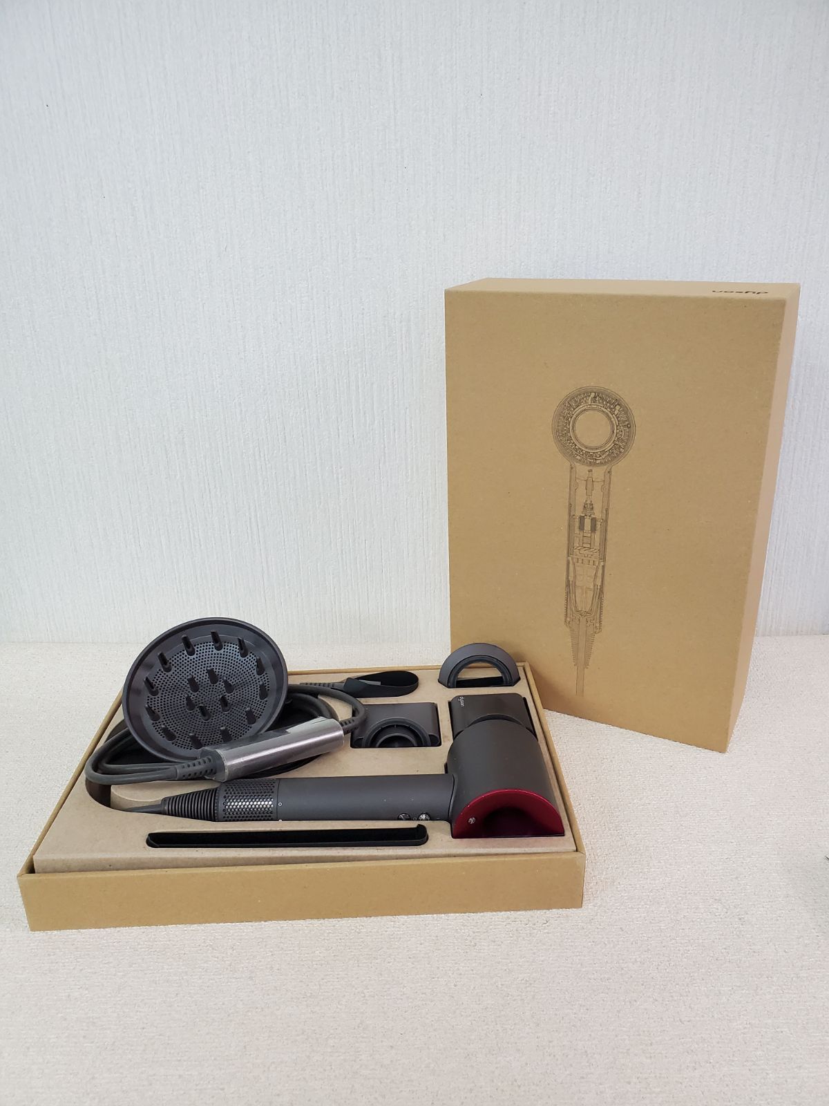 フォロー割対象商品 dyson supersonic ionicヘアドライヤー HD03