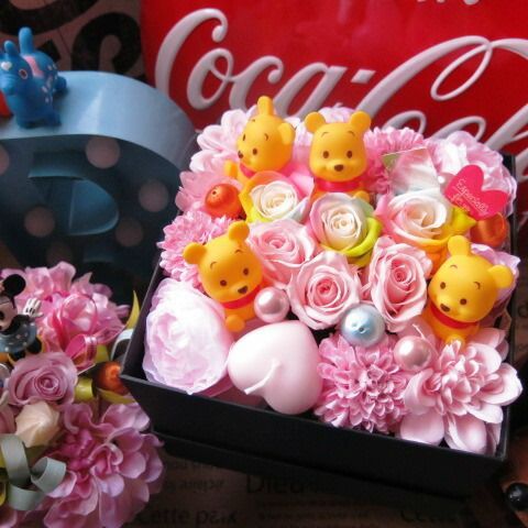 プーさん入り 花 フラワーギフト 箱を開けてサプライズ プーさん