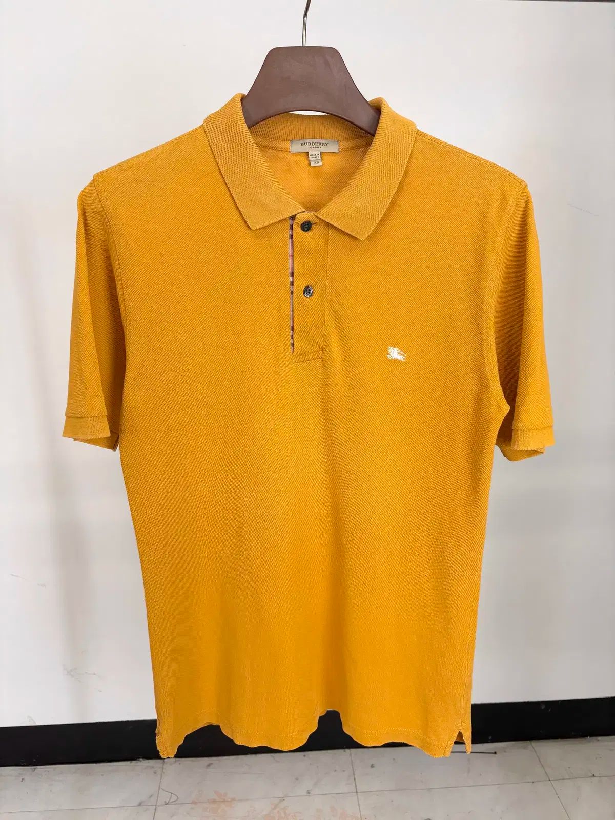 S BURBERRY BURBERRY バーバリー ゴールドイエロー 半袖Tシャツ CK9406