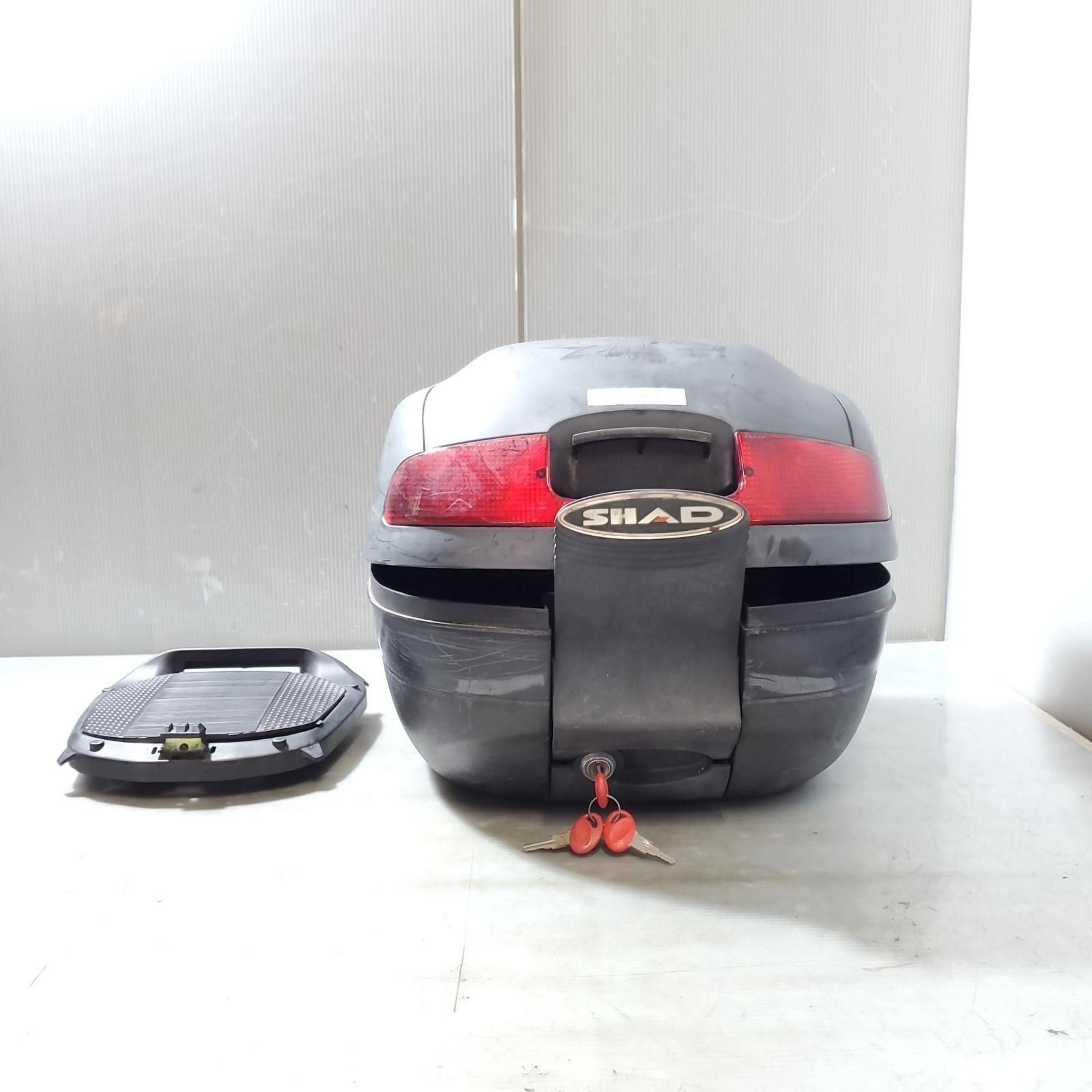 リアボックス