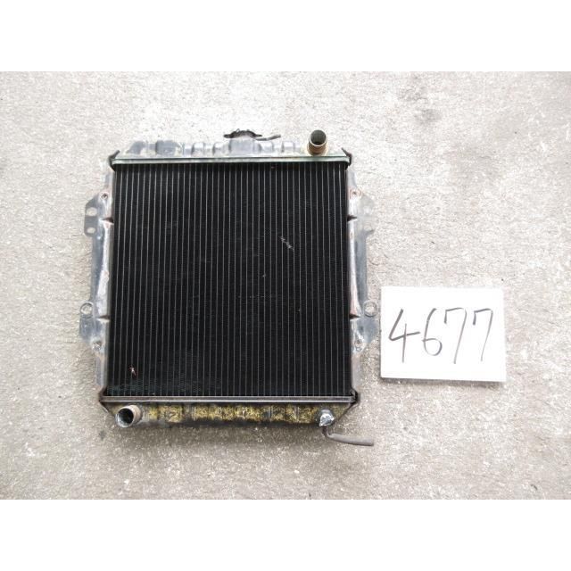 H8年 ジムニー E-JA22W ラジエーター 17700-83CB0 197735 4677