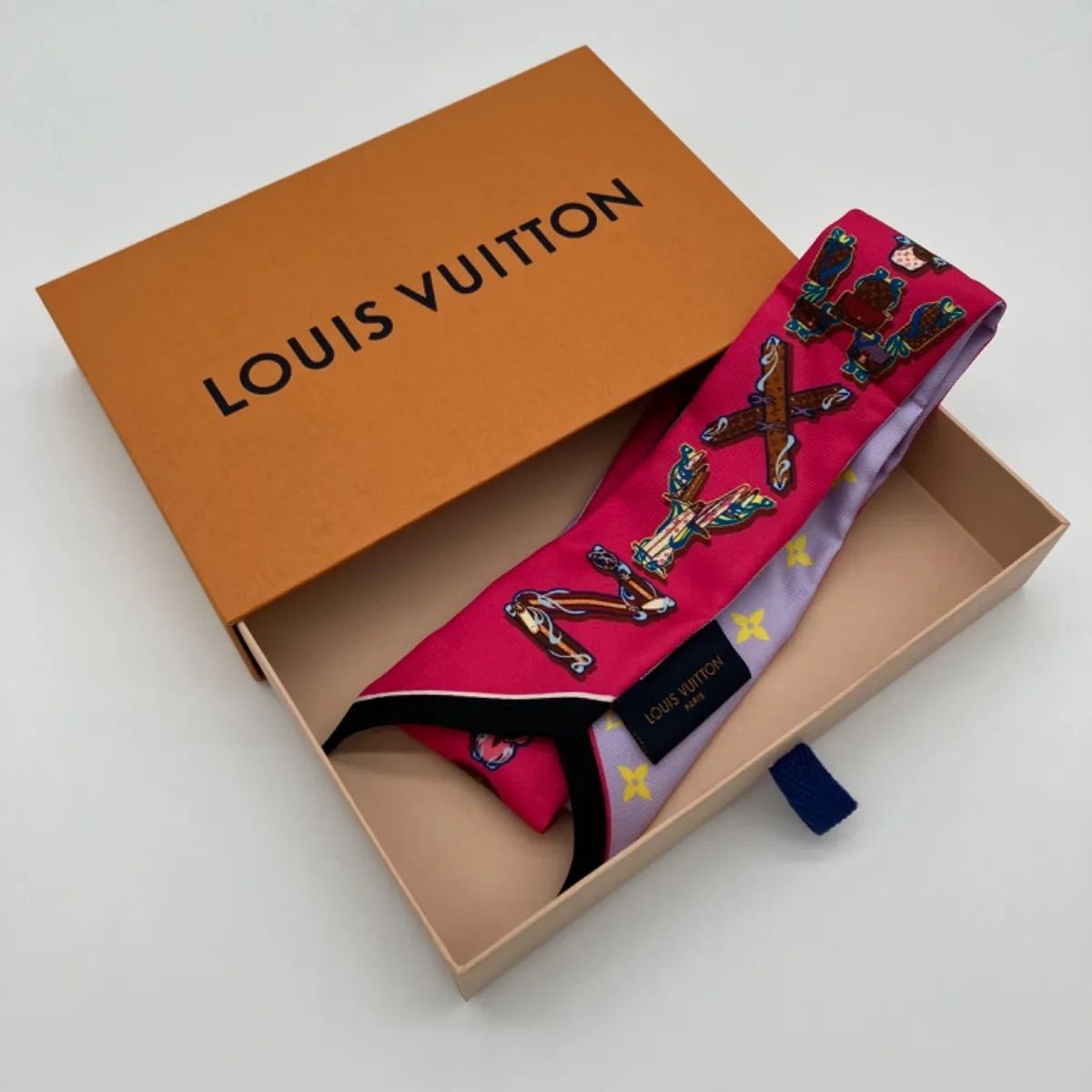 LOUIS VUTTON ルイヴィトン バンドー スカーフ ロゴ LOUIS VUITTON ルイヴィトン バンドー スカーフ シルク