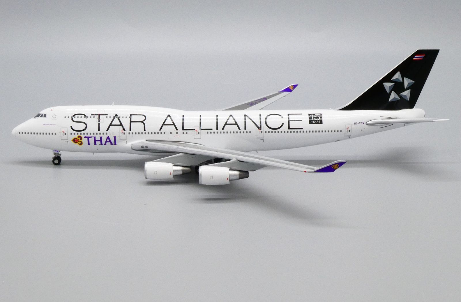 747-400 HS-TGW
