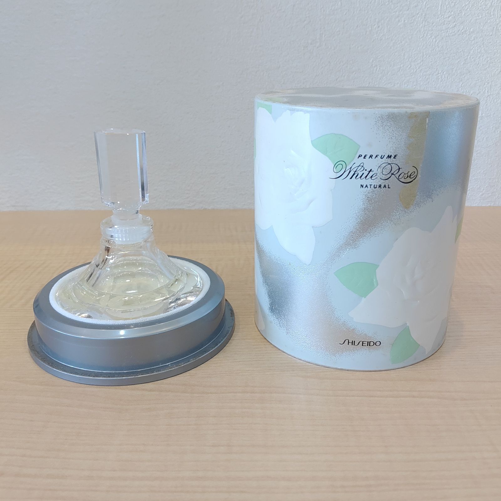美品】資生堂香水 ホワイトローズナチュラル 32ml - メルカリ