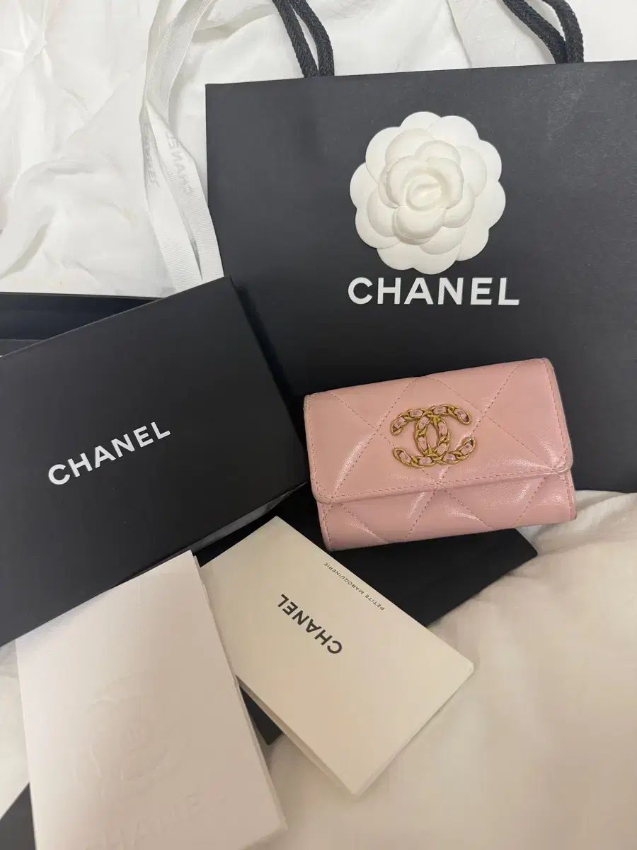 ☆おしゃれ☆【CHANEL】フラップカードホルダー ブルゴーニュ ☆おしゃれ☆【CHANEL】フラップカードホルダー ブルゴーニュ