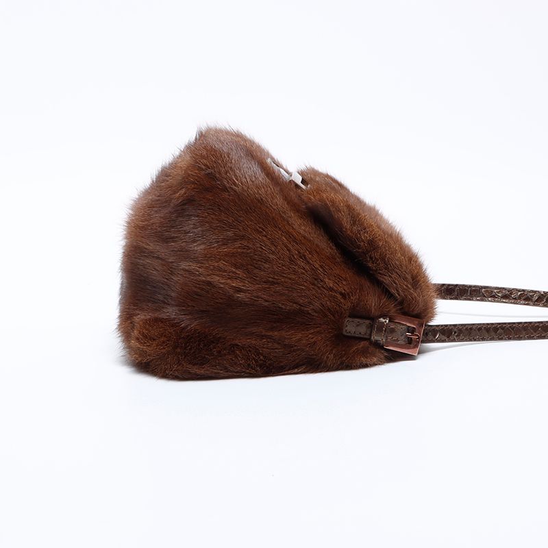 FENDI フェンディ ショルダーバッグ ラビットファー マンマバケット  