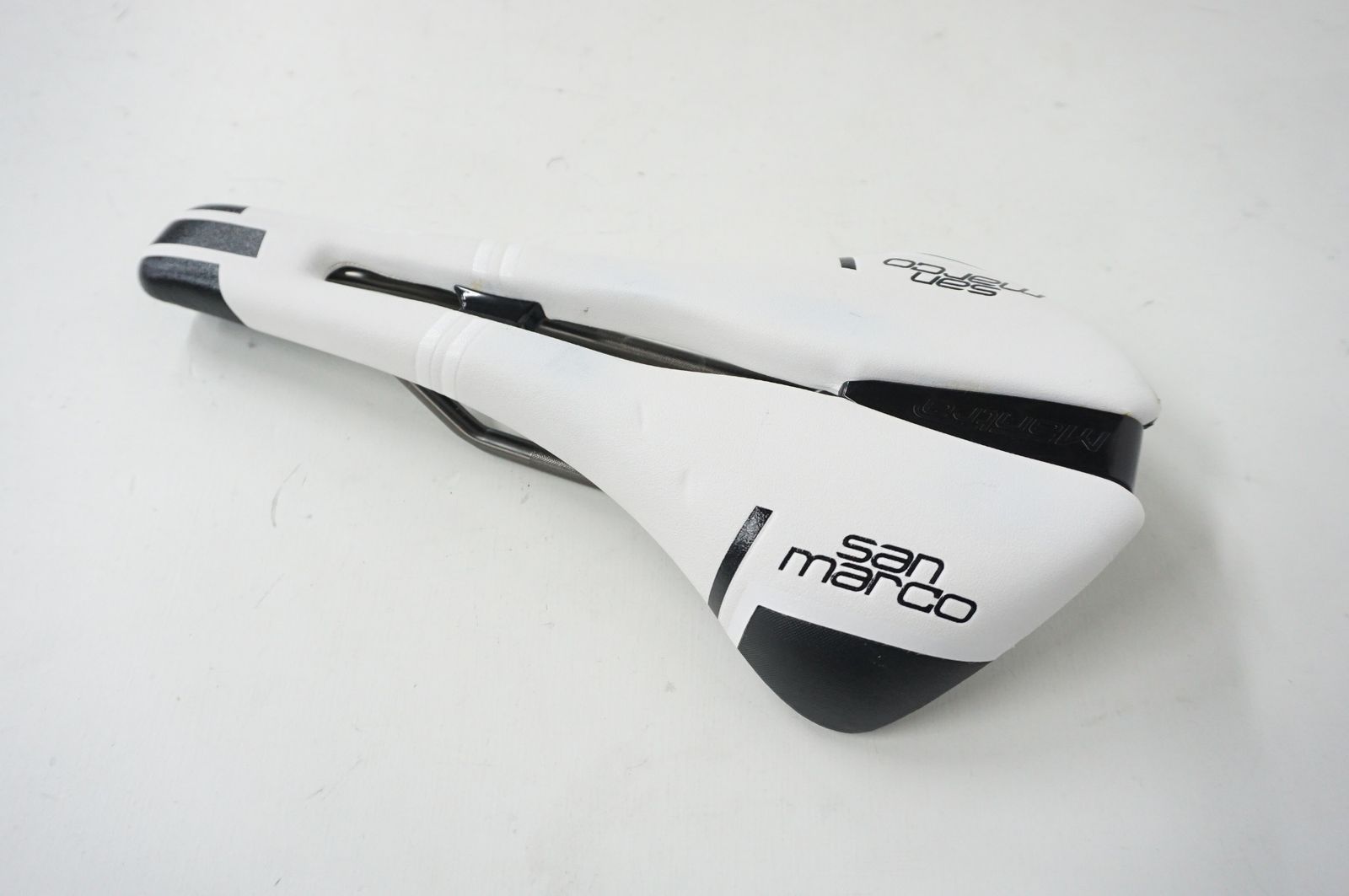 SAN MARCO 「サンマルコ」 MANTRA RACING NARROW サドル / バイチャリ
