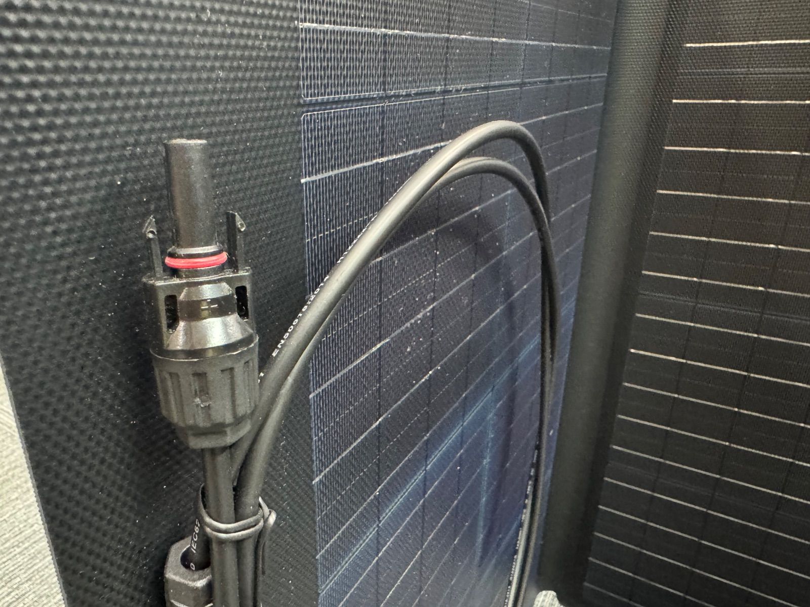 ︎ECO FLOW エコフローソーラーチャージャー ソーラーパネル EF SOLAR160W EF-FLEX-160 HRDEVELOPMENT_JP