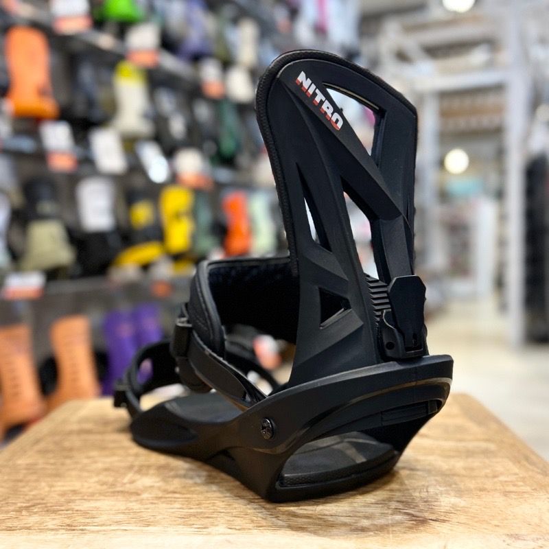 The 2025 Nitro Staxx Bindings – White – Nitro Snowboards
